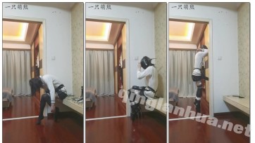 【一只萌熊】芭蕾高跟电击钢钩榨精杯开口头套自缚铐起来拿钥匙