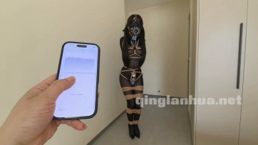 【FXX】◤GTHR-LCQG◢无限高chao硬核来袭 炮机拔出的瞬间疯狂喷射 连体黑丝✙K9拘束✙肛塞✙炮机✙贞操锁✙电击✙鞭打✙内置震动玩具 全程高chao根本停不下来 引起来的骚欲格外诱人 吐舌 舔舐