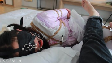 【FXX】哭得口水和鼻涕直流的lo娘你们还喜欢吗？昏迷，失禁 上下一起虐叫雨露均沾 内入TD 多重震动 乳夹 TK 结尾 部分重磅道具返场
